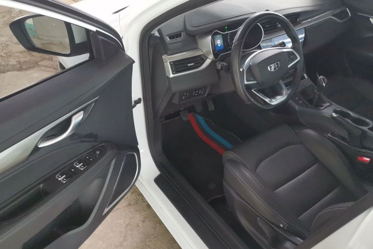 吉利汽车 帝豪 2019款  领军版 1.5L 手动豪华型 国VI中控内饰20