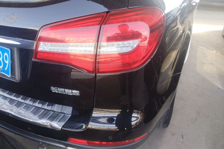 哈弗H8 2015款 2.0T 两驱精英型车身外观9