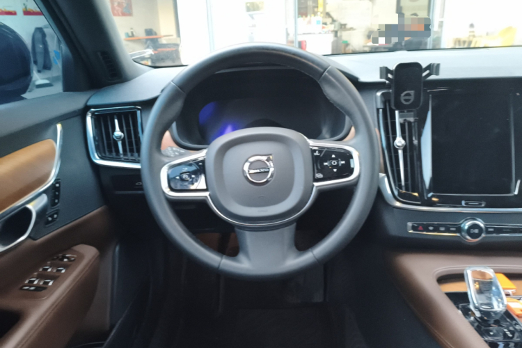 沃尔沃S90 2023款 B5 智逸豪华版中控内饰13