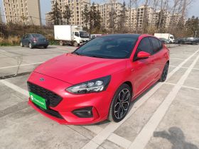 福特 福克斯 2020款 三厢 EcoBoost 180 自动ST Line