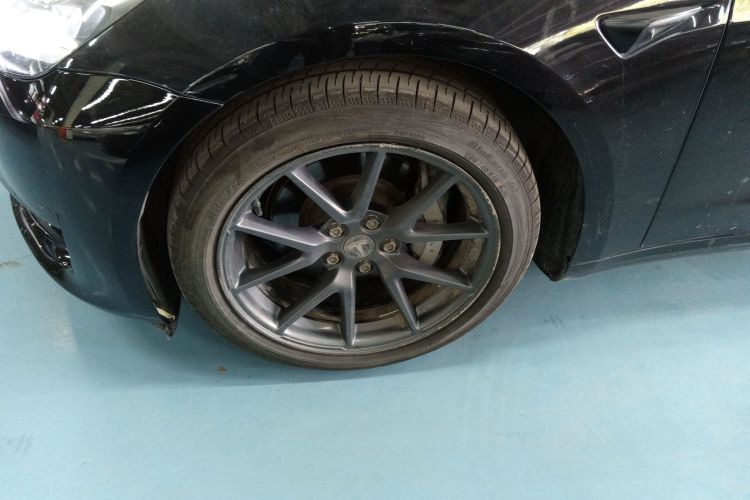 特斯拉 Model 3 2021款 标准续航后驱升级版车身外观6006