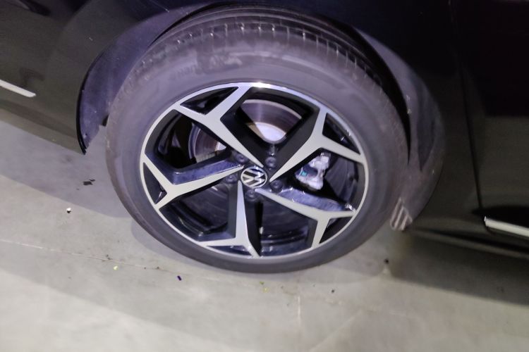 大众 帕萨特 2025款 出众款 380TSI 星空龙腾版车身外观6008