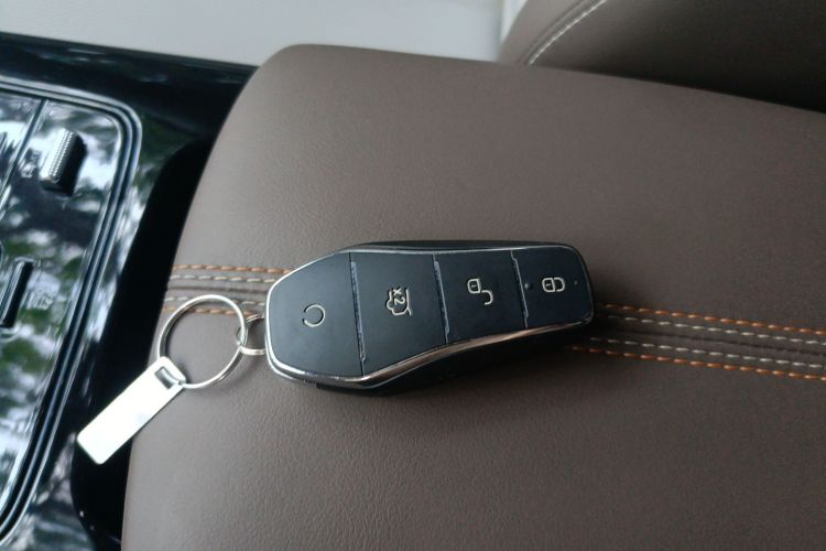 比亚迪 秦PLUS 2024款 荣耀版 DM-i 55KM领先型中控内饰11