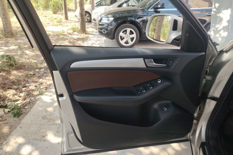 奥迪Q5 2017款 Plus 40 TFSI 技术型中控内饰47