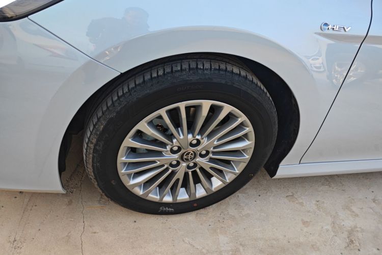 丰田 凯美瑞 2024款  双擎 2.0HG 尊贵版车身外观6002