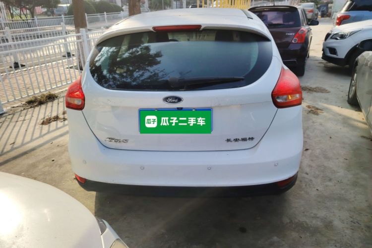 福特 福克斯 2018款 两厢经典 1.6L 自动舒适型智行版车身外观6