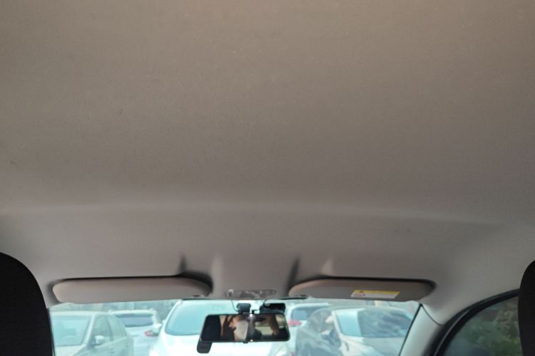 标致301 2014款 1.6L 手动舒适版局部细节22