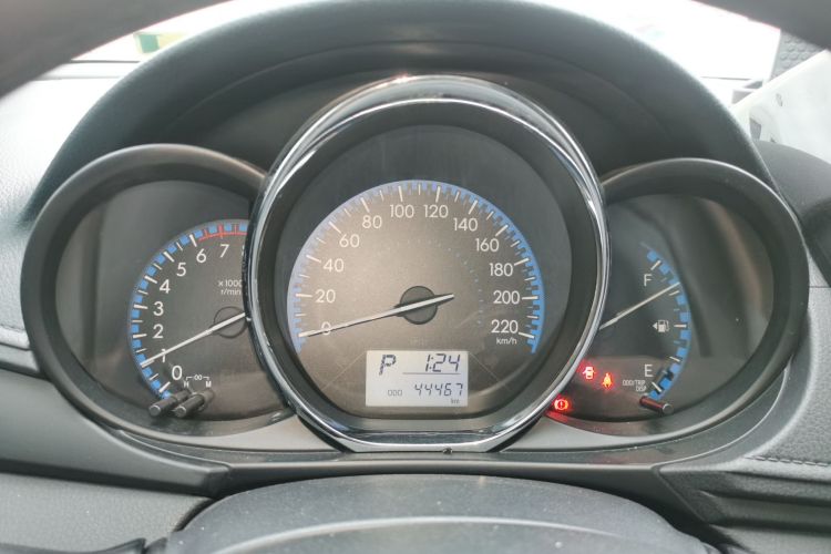 丰田 威驰FS 2017款 1.5L CVT锋驰版中控内饰14