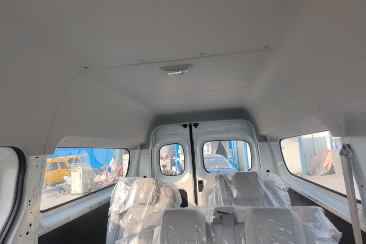 上汽大通MAXUS 大拿V1 2024款 V1 长轴高顶 多功能版（62kWh）局部细节22