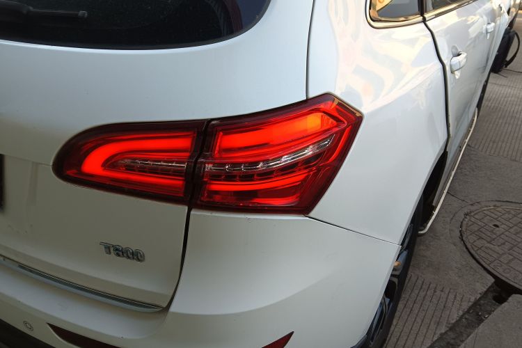 众泰T600 2016款 运动版 1.5T 手动豪华型车身外观9