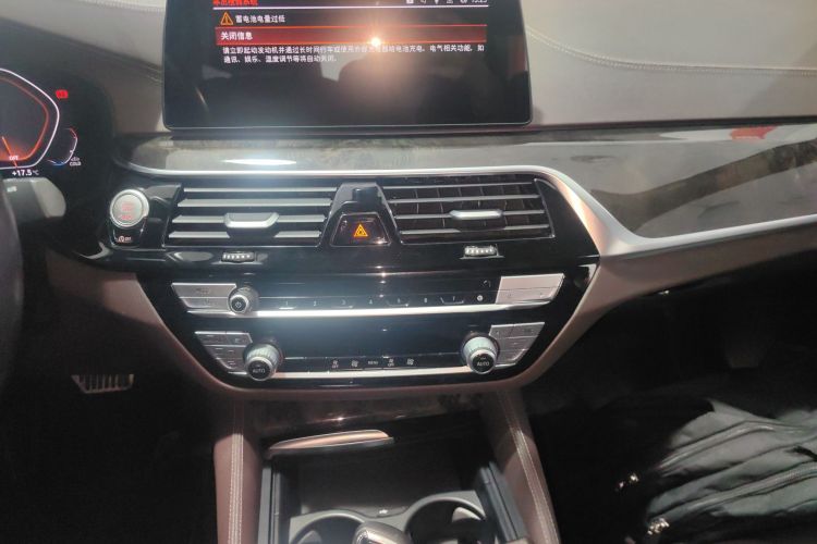 宝马5系 2020款 525Li M运动套装局部细节16