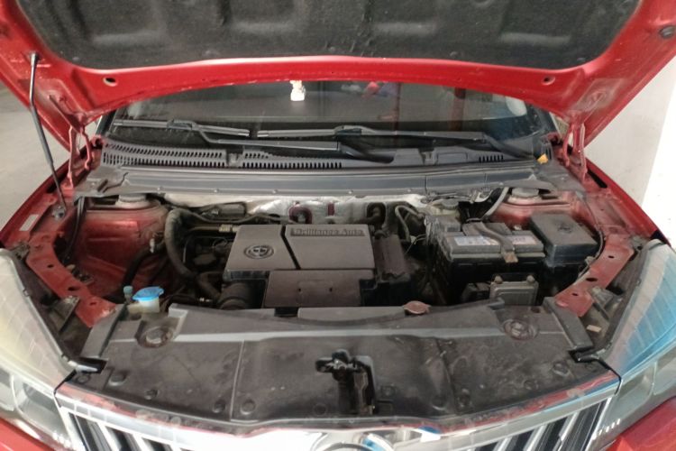 中华V3 2017款 1.5L 自动精英型机舱底盘24