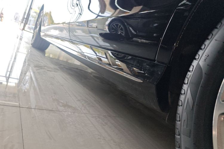 奔驰E级 2022款 改款三 E 300 L 运动时尚型局部细节9002