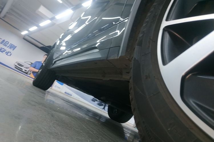 领克05 2020款 2.0TD 四驱劲Plus机舱底盘29