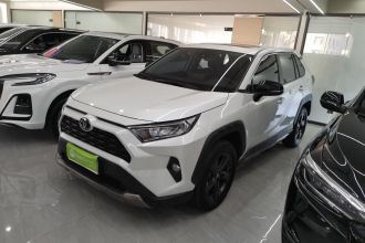 丰田 RAV4荣放 2022款 2.0L CVT四驱风尚版
