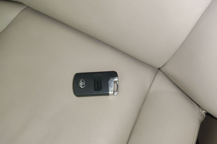 丰田 汉兰达 2012款 2.7L 两驱7座豪华版中控内饰11