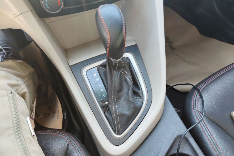 别克 英朗 2015款 15N 自动精英型局部细节18