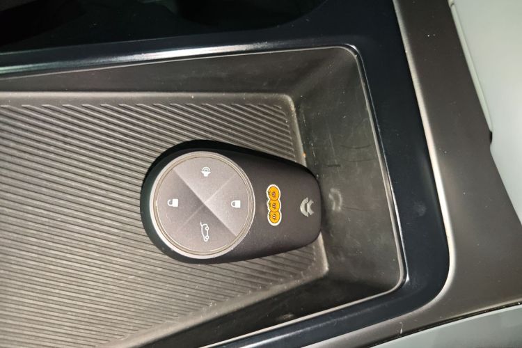 蔚来ES8 2020款 580KM 签名版 六座版中控内饰11