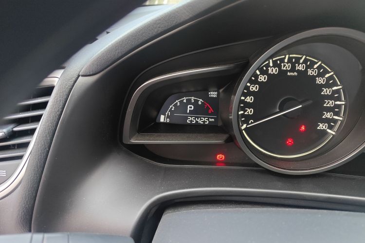 马自达3 昂克赛拉 2019款 云控版 三厢 1.5L 自动豪华型 国VI中控内饰15