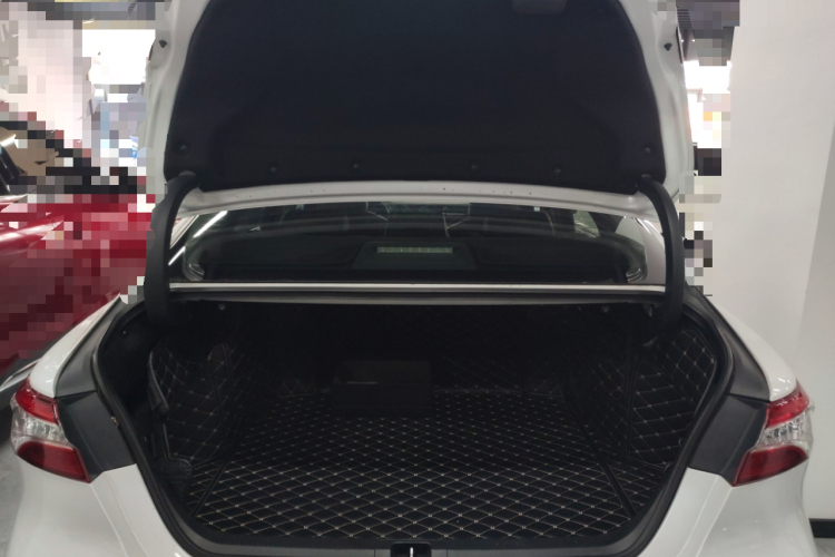 丰田 凯美瑞 2018款 2.5G 豪华版中控内饰23