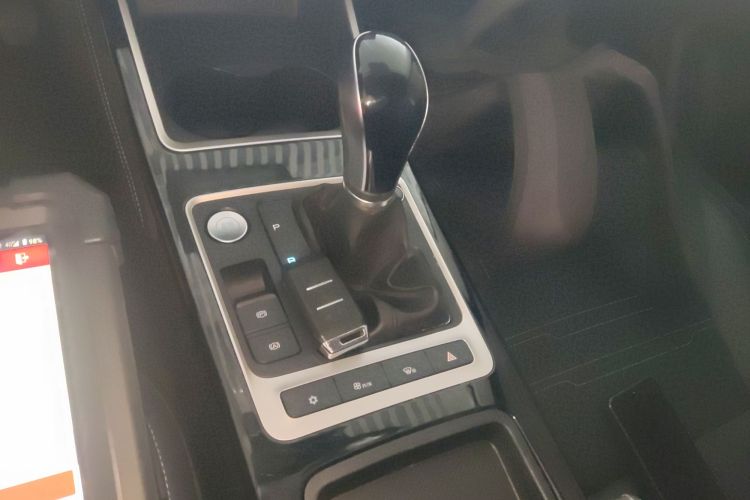 比亚迪 秦 2019款 1.5L 自动豪华型中控内饰18