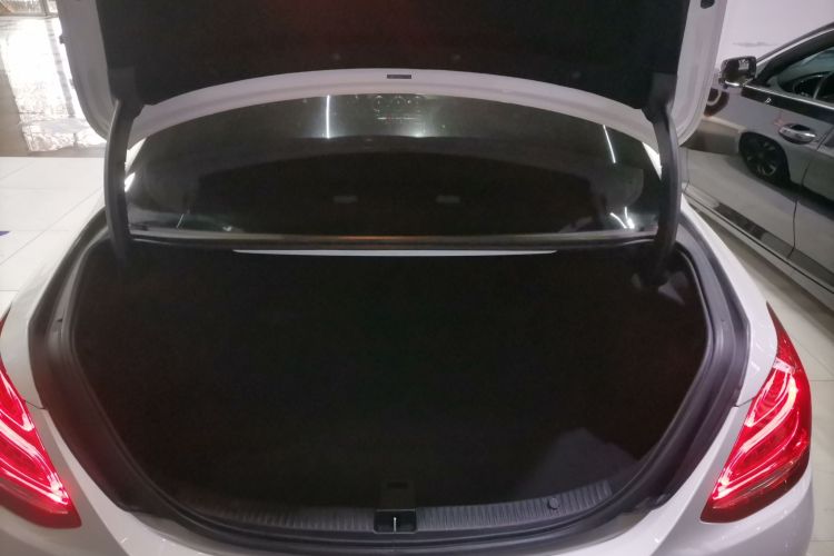 奔驰C级 2017款 C 200 运动版局部细节23