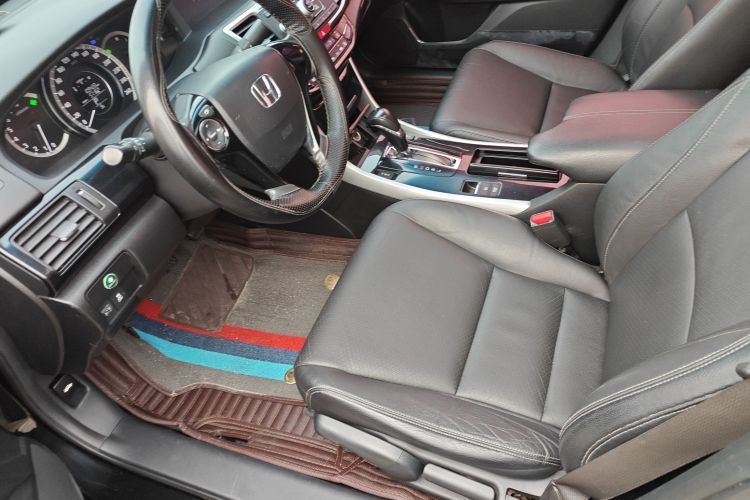 本田 雅阁 2016款 2.0L 精英版局部细节19