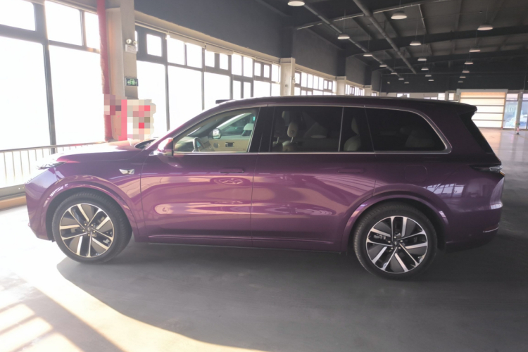 理想汽车 理想L9 2024款 Ultra车身外观4