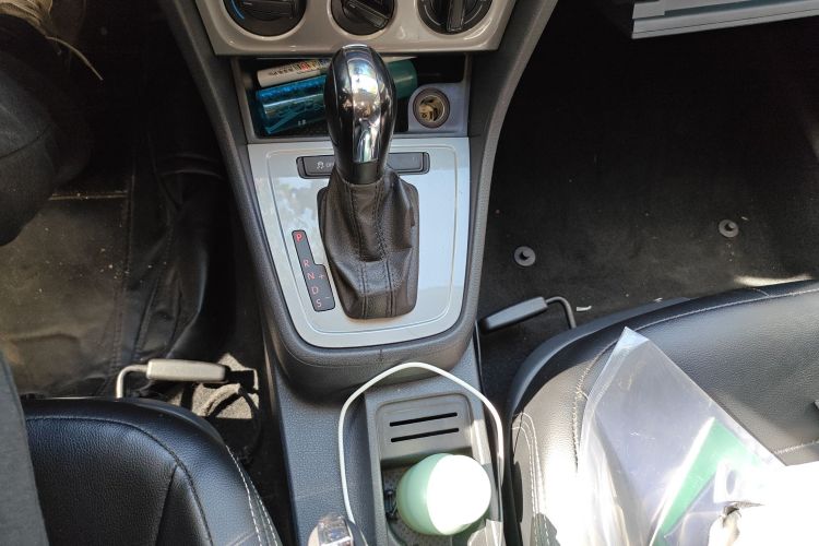 大众 朗逸 2017款 1.6L 自动风尚版中控内饰18