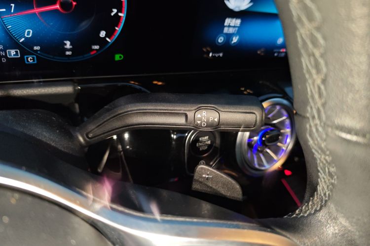 奔驰GLA 2020款 GLA 200中控内饰18