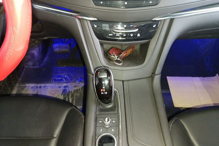 凯迪拉克XT5 2020款 改款 28T 豪华型中控内饰18