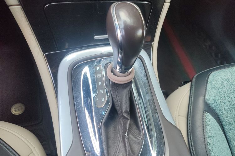 别克 君威 2015款 2.0L 精英时尚型局部细节18