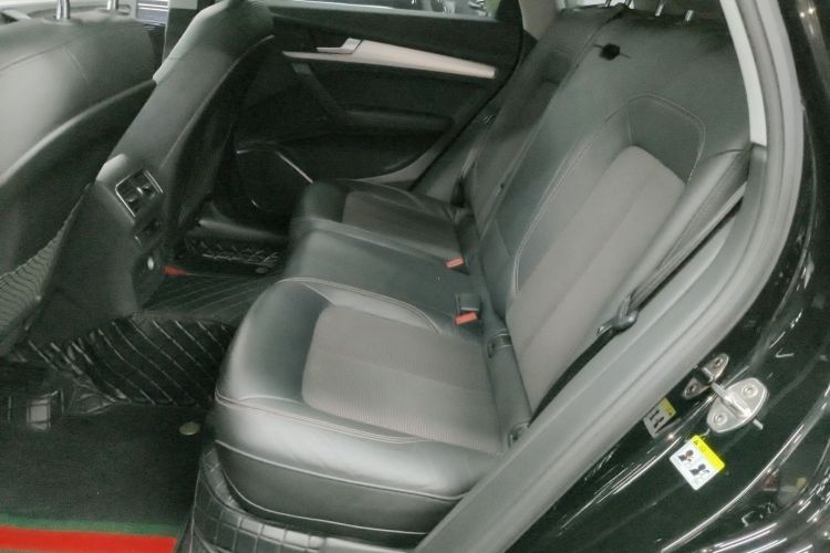 奥迪Q5L 2018款 40 TFSI 荣享时尚型 国VI中控内饰21