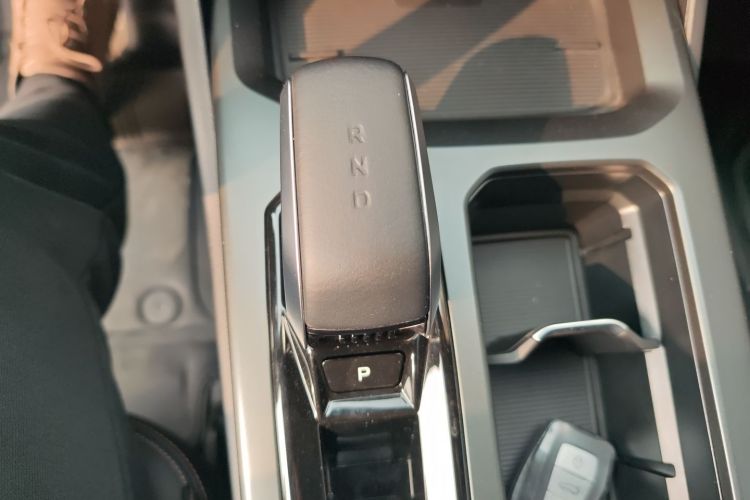 吉利汽车 豪越L 2024款 2.0T DCT旗舰型中控内饰18