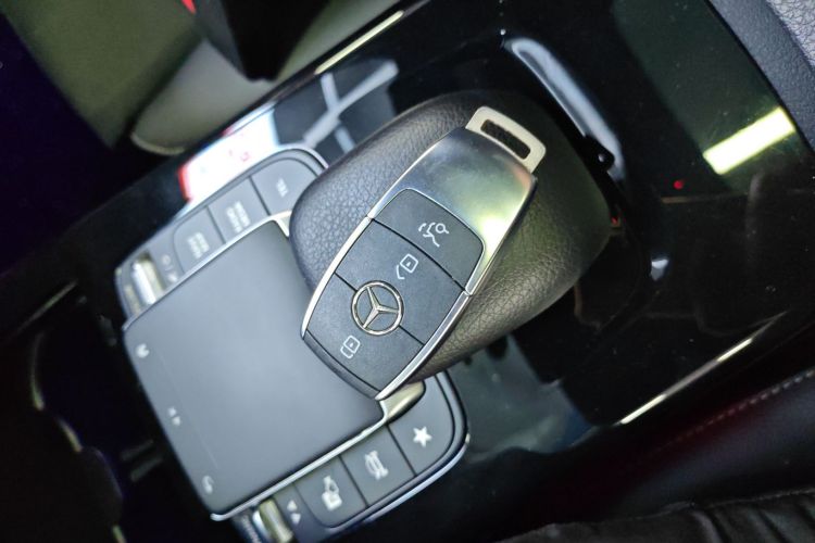 奔驰A级 2022款 改款三 A 200 L 运动轿车时尚型中控内饰11