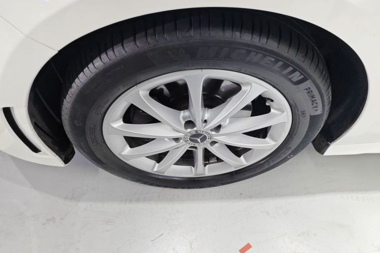 奔驰A级 2021款 A 200 L 运动轿车时尚型车身外观6002