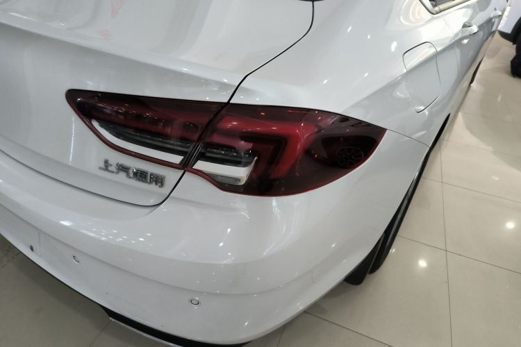 别克 君威 2024款 25T 超享版车身外观9