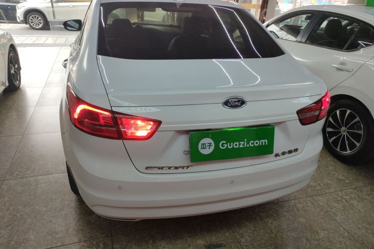 福特 福睿斯 2017款 改款 1.5L 自动舒适型车身外观6