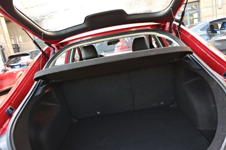 名爵 MG6 2017款 20T 手动豪华智联版 国V机舱底盘23