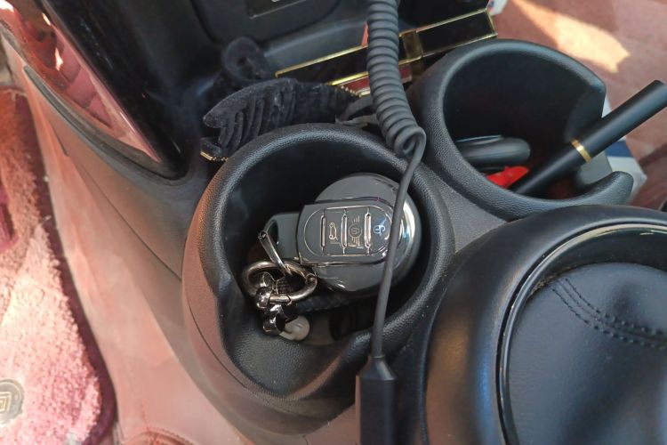 MINI 2023款 1.5T COOPER 艺术家中控内饰11