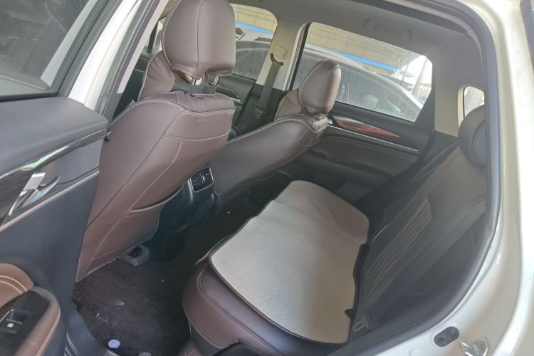 广汽传祺 传祺GS5 2019款 270T 自动尊享版中控内饰21