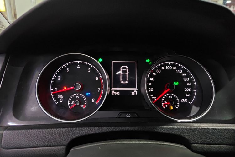 大众 高尔夫 2018款 230TSI 自动舒适型中控内饰14