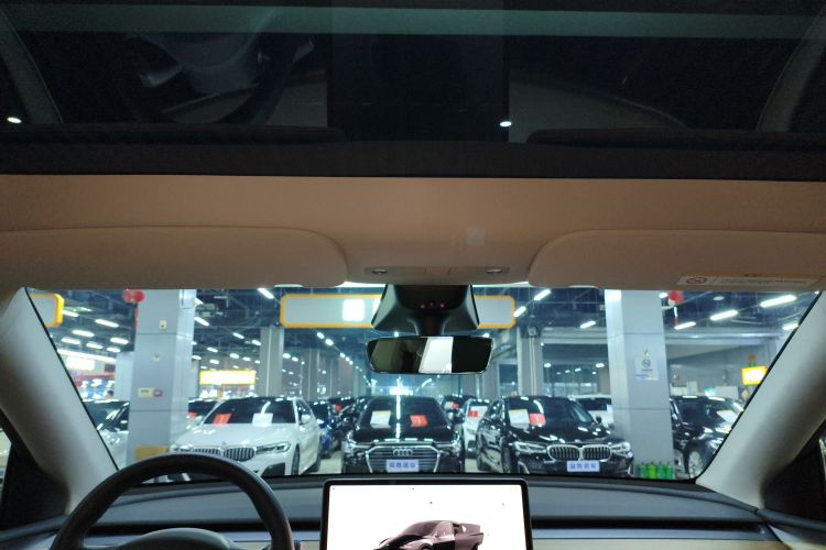 特斯拉 Model Y 2022款 后轮驱动版中控内饰22