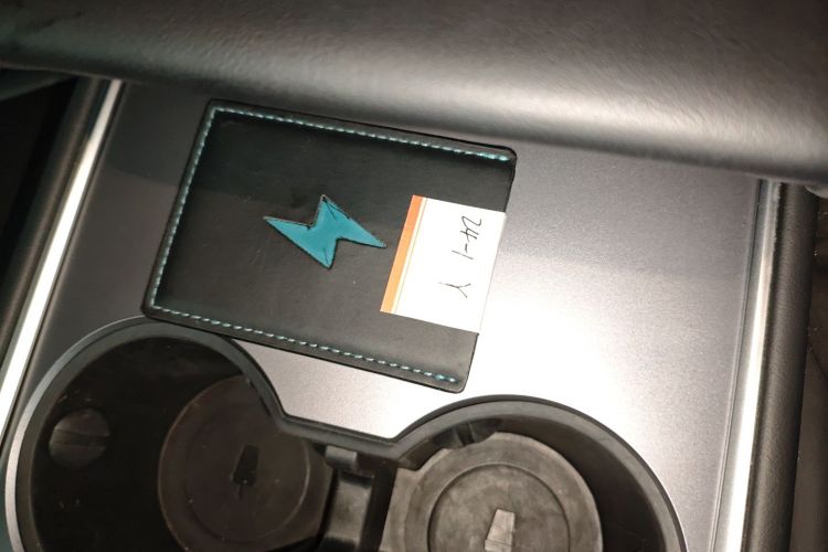 特斯拉 Model Y 2023款 长续航全轮驱动版中控内饰11