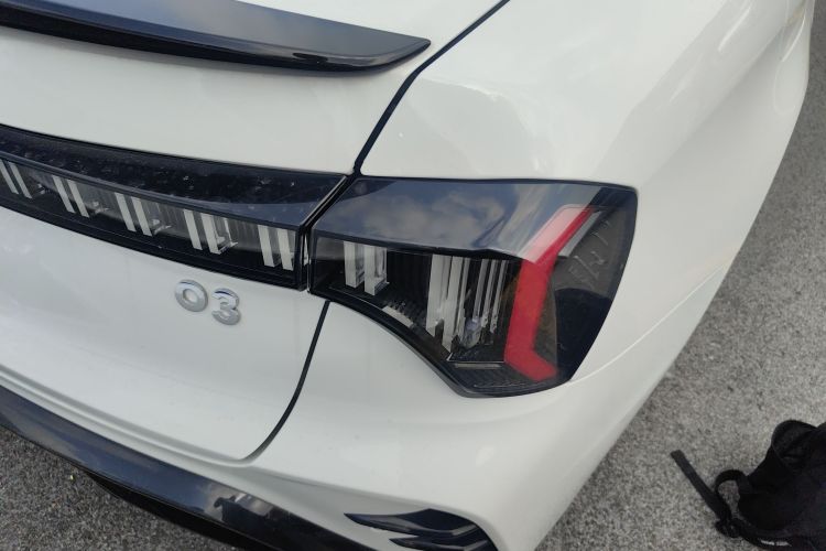 领克03 2023款 2.0TD DCT劲Pro车身外观9