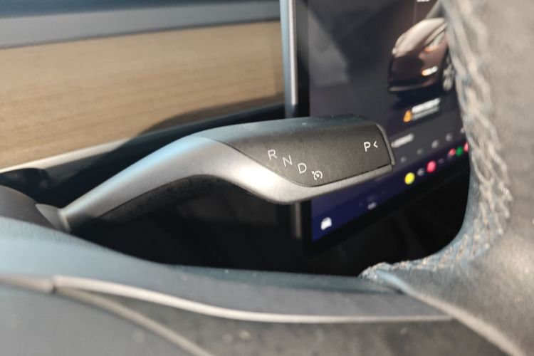 特斯拉 Model Y 2022款 后轮驱动版中控内饰18