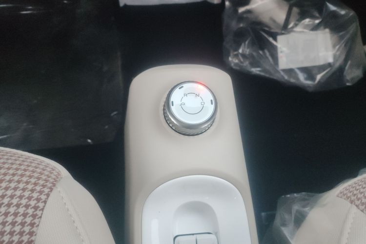 五菱汽车 宏光MINIEV 2024款 第三代 215km 青春版中控内饰18