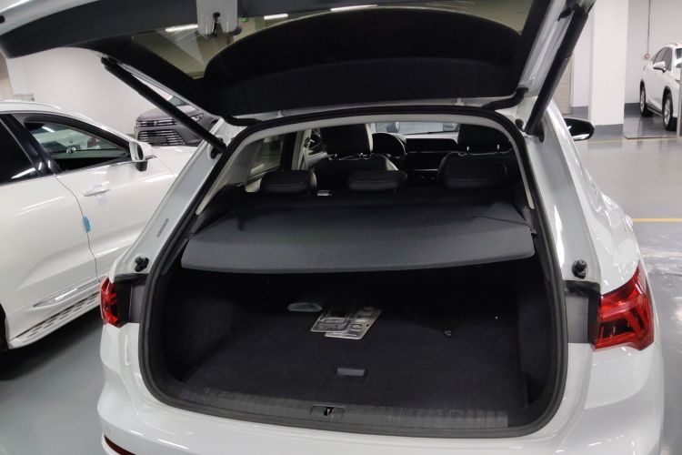 奥迪Q3 2019款 35 TFSI 进取动感型局部细节23