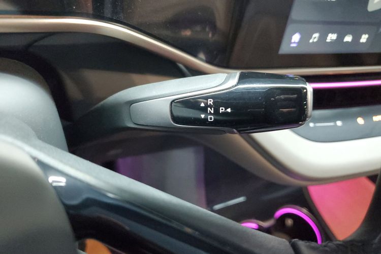 红旗EH7 2024款 690 Pro中控内饰18