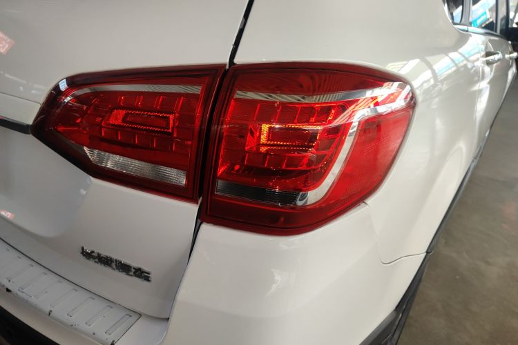 哈弗H6 2015款 运动版 1.5T 自动两驱豪华型车身外观9